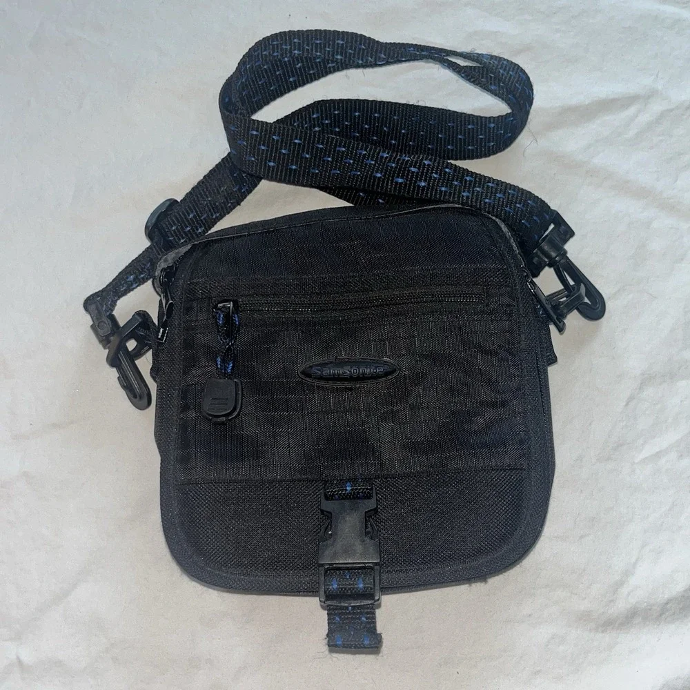 Samsonite Small‎ Black Padded Camera Bag Case Strap & Several Compartments